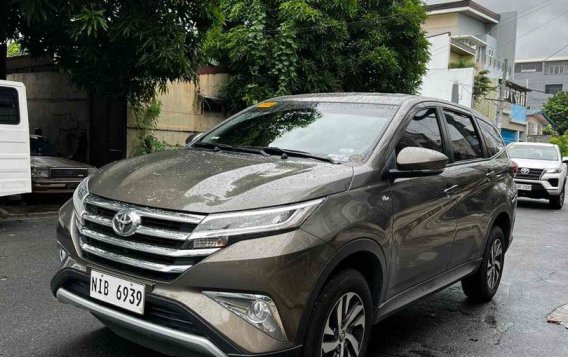 White Toyota Rush 2022 for sale in Quezon City-1