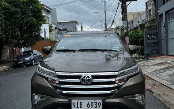 White Toyota Rush 2022 for sale in Quezon City-3