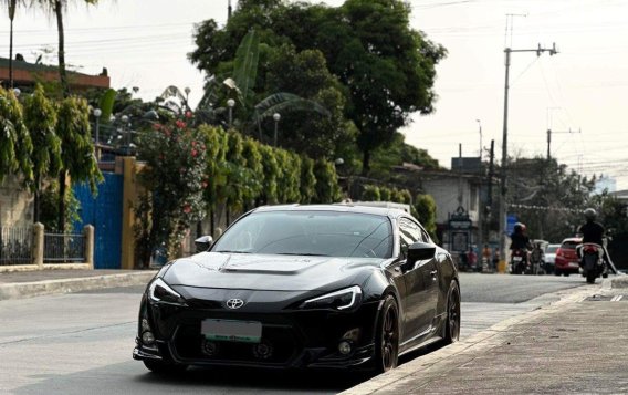 Selling White Toyota 86 2013 in Manila-3