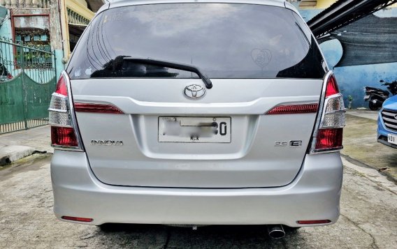 Sell White 2014 Toyota Innova in Bacoor-1