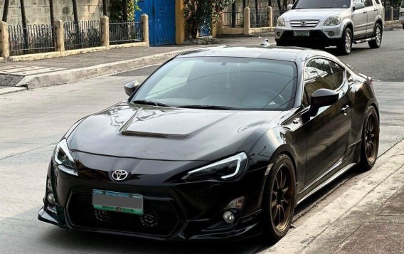 Selling White Toyota 86 2013 in Manila