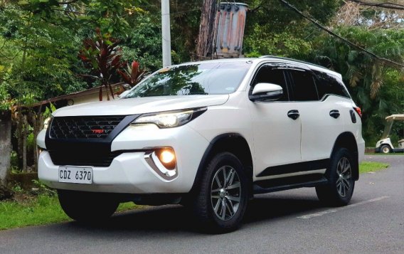 Pearl White Toyota Fortuner 2017 for sale in Lipa-2