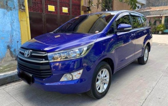 Selling White Toyota Innova 2017 in Manila-1