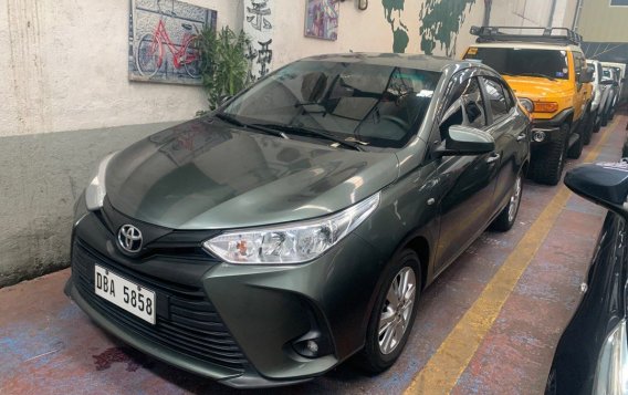 Selling White Toyota Vios 2020 in Quezon City-1