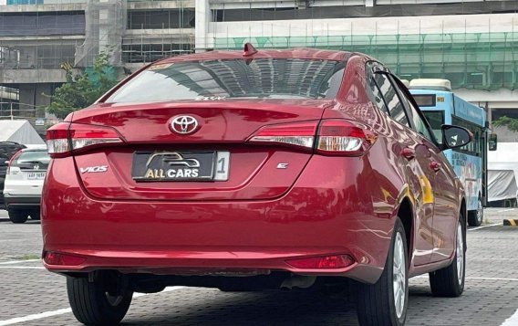 Selling White Toyota Vios 2019 in Makati-3