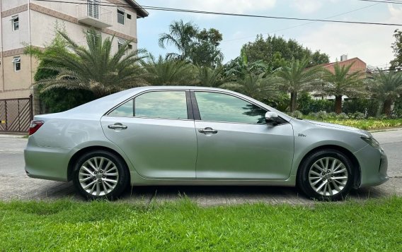 Selling White Toyota Camry 2018 in Las Piñas-4