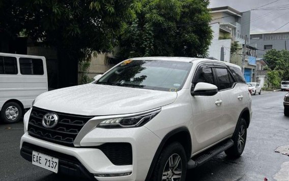 Sell White 2022 Toyota Fortuner in Manila-4