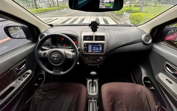 Sell White 2017 Toyota Wigo in Makati-5