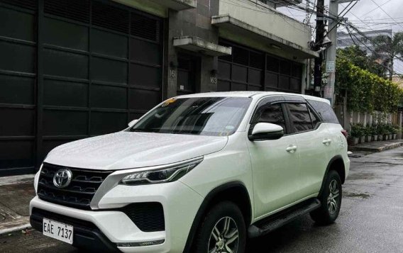 Sell White 2022 Toyota Fortuner in Manila-2