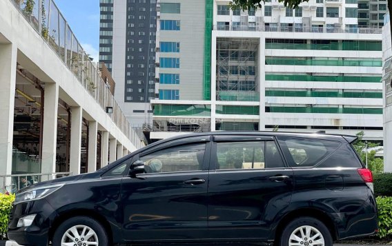 2017 Toyota Innova  2.8 E Diesel AT in Makati, Metro Manila-7