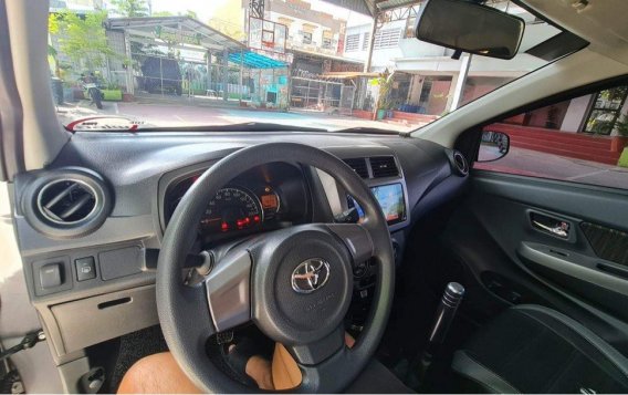 Selling Yellow Toyota Wigo 2019 in Palayan-3