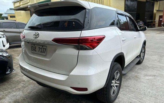 White Toyota Fortuner 2022 for sale in Quezon City-2