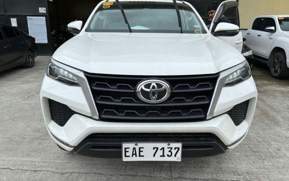 White Toyota Fortuner 2022 for sale in Quezon City-3