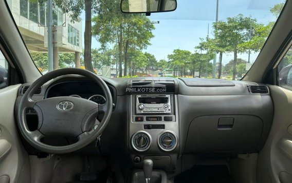 2011 Toyota Avanza  1.5 G A/T in Makati, Metro Manila-13