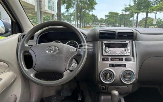 2011 Toyota Avanza  1.5 G A/T in Makati, Metro Manila-12