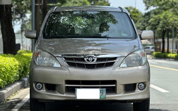 2011 Toyota Avanza  1.5 G A/T in Makati, Metro Manila-1