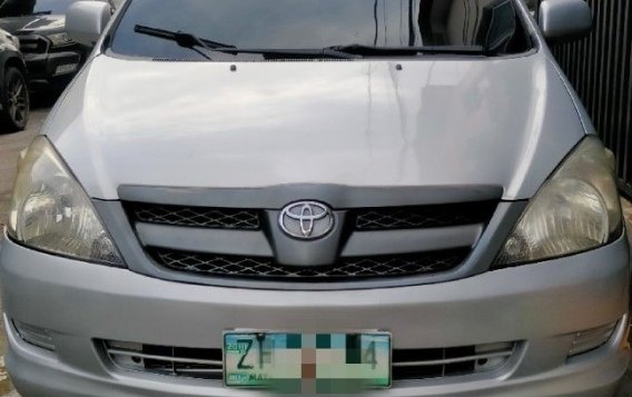 White Toyota Innova 2006 for sale in Manual