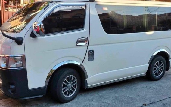 White Toyota Hiace 2014 for sale in Las Piñas-2