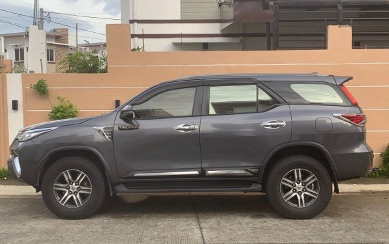 Selling White Toyota Fortuner 2018 in Biñan-2