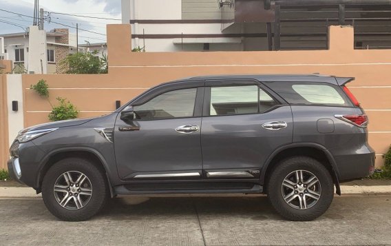 Selling White Toyota Fortuner 2018 in Biñan-2