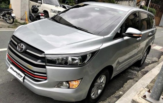 Selling White Toyota Innova 2017 in Quezon City-4