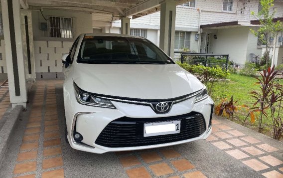 White Toyota Corolla altis 2019 for sale in Subic