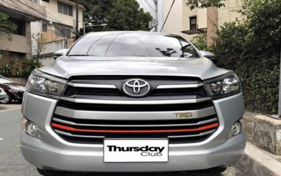 Selling White Toyota Innova 2017 in Quezon City-5