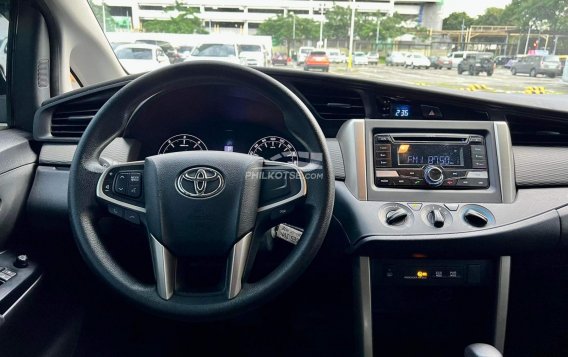 2018 Toyota Innova  2.8 E Diesel AT in Makati, Metro Manila-4