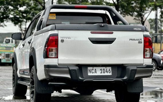 Sell White 2019 Toyota Hilux in Makati-4