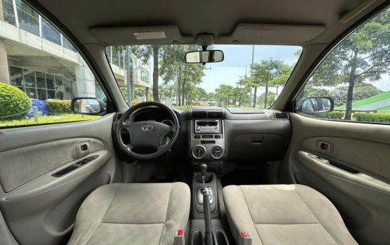 Sell White 2011 Toyota Avanza in Makati-7