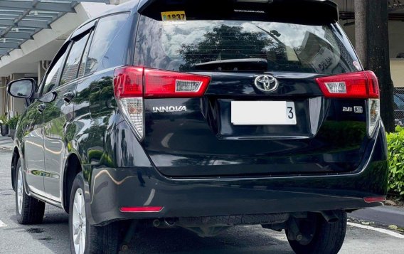 Sell White 2017 Toyota Innova in Makati-5