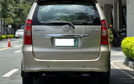 Sell White 2011 Toyota Avanza in Makati-4