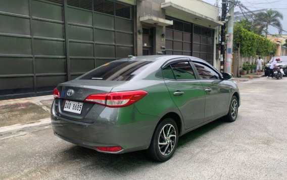 Selling White Toyota Vios 2022 in Quezon City-4