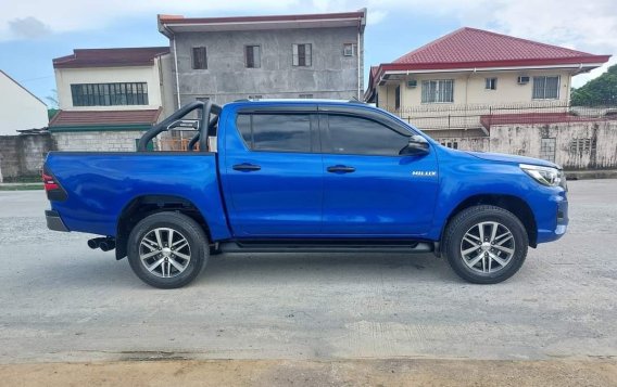 Selling White Toyota Hilux 2019 in Marikina-2