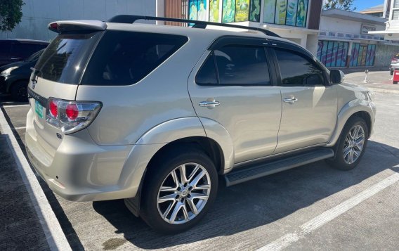 White Toyota Fortuner 2012 for sale in Pasig-4