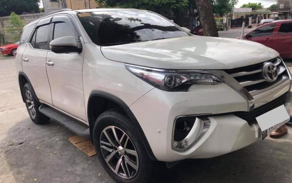 Selling Pearl White Toyota Fortuner 2019 in Manila