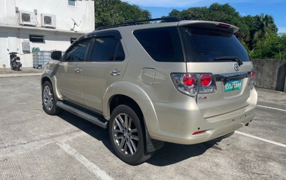 White Toyota Fortuner 2012 for sale in Pasig-3