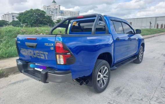 Selling White Toyota Hilux 2019 in Marikina-3