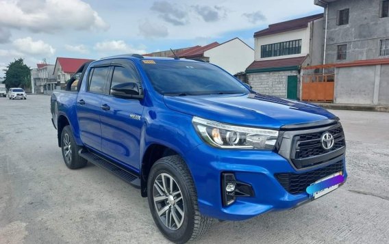 Selling White Toyota Hilux 2019 in Marikina-1