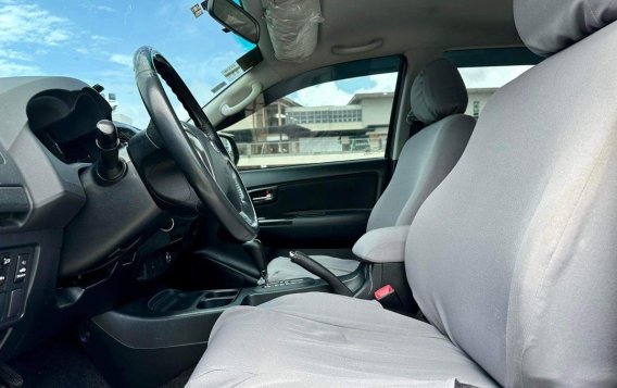 White Toyota Fortuner 2015 for sale in Makati