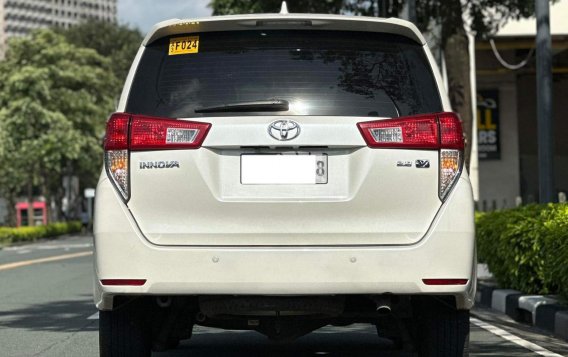 2018 Toyota Innova  2.8 V Diesel AT in Makati, Metro Manila-4