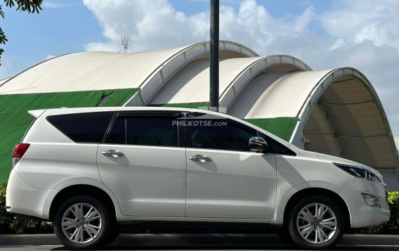 2018 Toyota Innova  2.8 V Diesel AT in Makati, Metro Manila-5