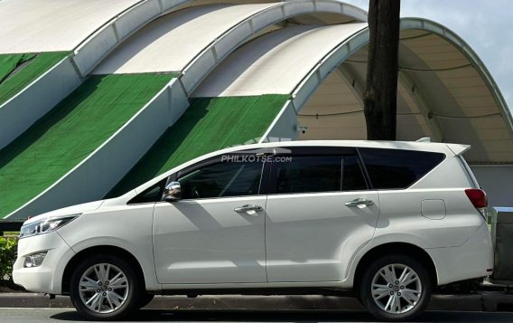 2018 Toyota Innova  2.8 V Diesel AT in Makati, Metro Manila-8