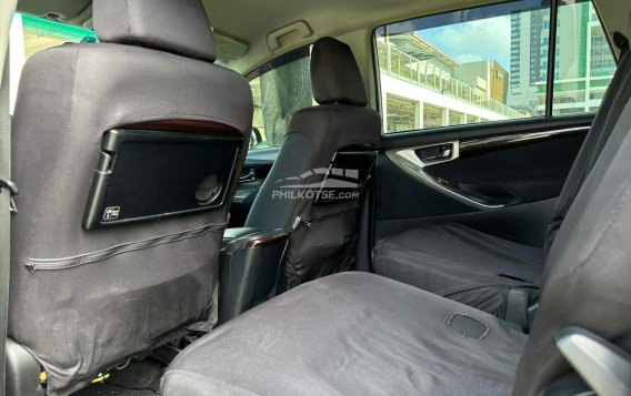 2018 Toyota Innova  2.8 V Diesel AT in Makati, Metro Manila-9