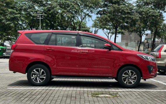 2021 Toyota Innova  2.8 E Diesel AT in Makati, Metro Manila-13