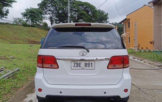 White Toyota Fortuner 2005 for sale in Antipolo-3