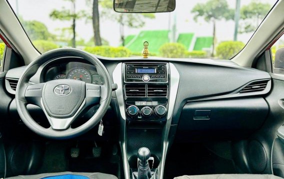 Selling White Toyota Vios 2019 in Makati-3