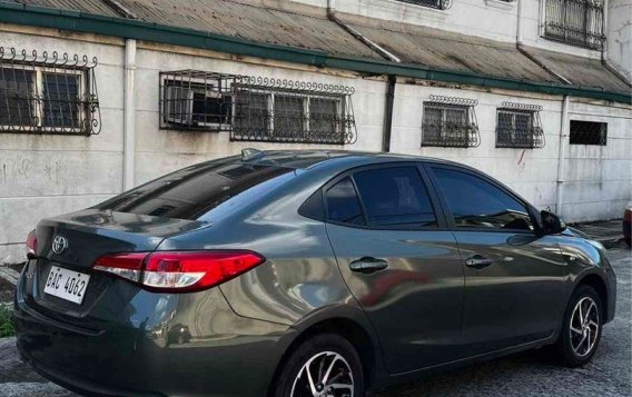 Selling White Toyota Vios 2022 in Quezon City-1