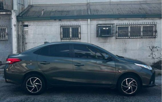Selling White Toyota Vios 2022 in Quezon City-3