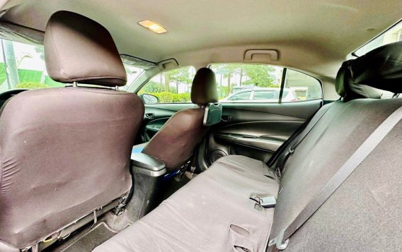 Selling White Toyota Vios 2019 in Makati-5